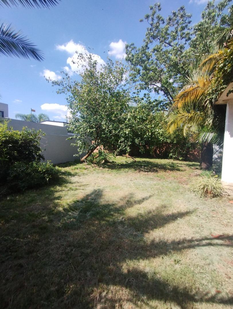 AMPLIO LOTE EN CASTELAR NORTE