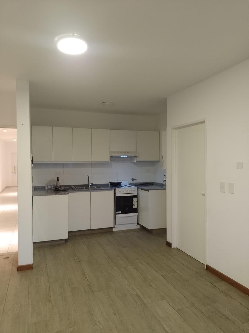 Departamento en Alquiler en Benavidez, $ 800.000