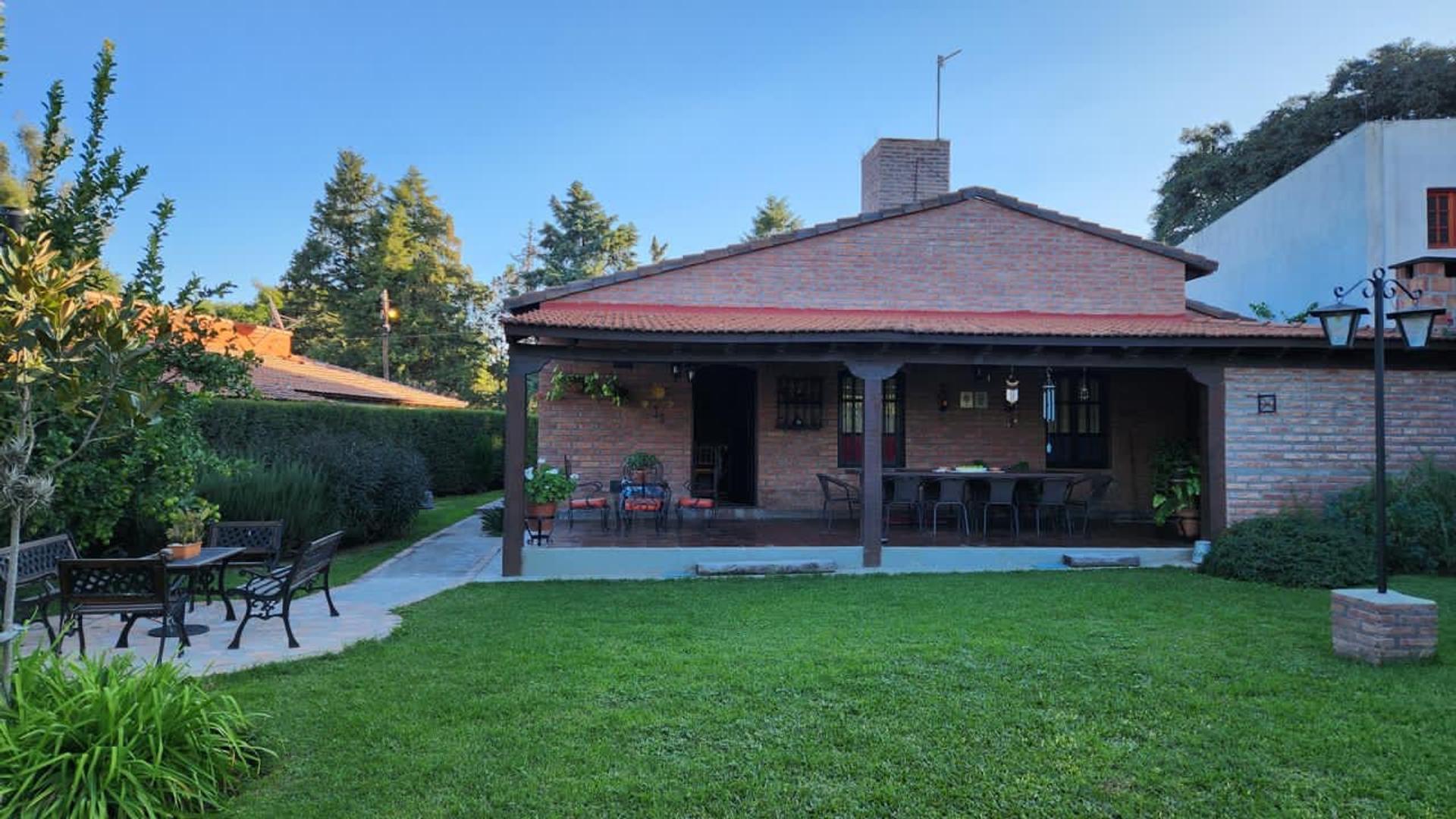 Casa en Venta con 1 cochera