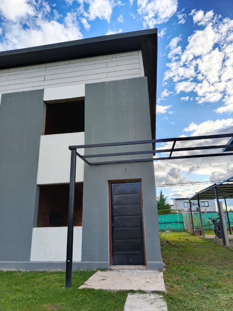 Casa 3 ambientes con 2 baños