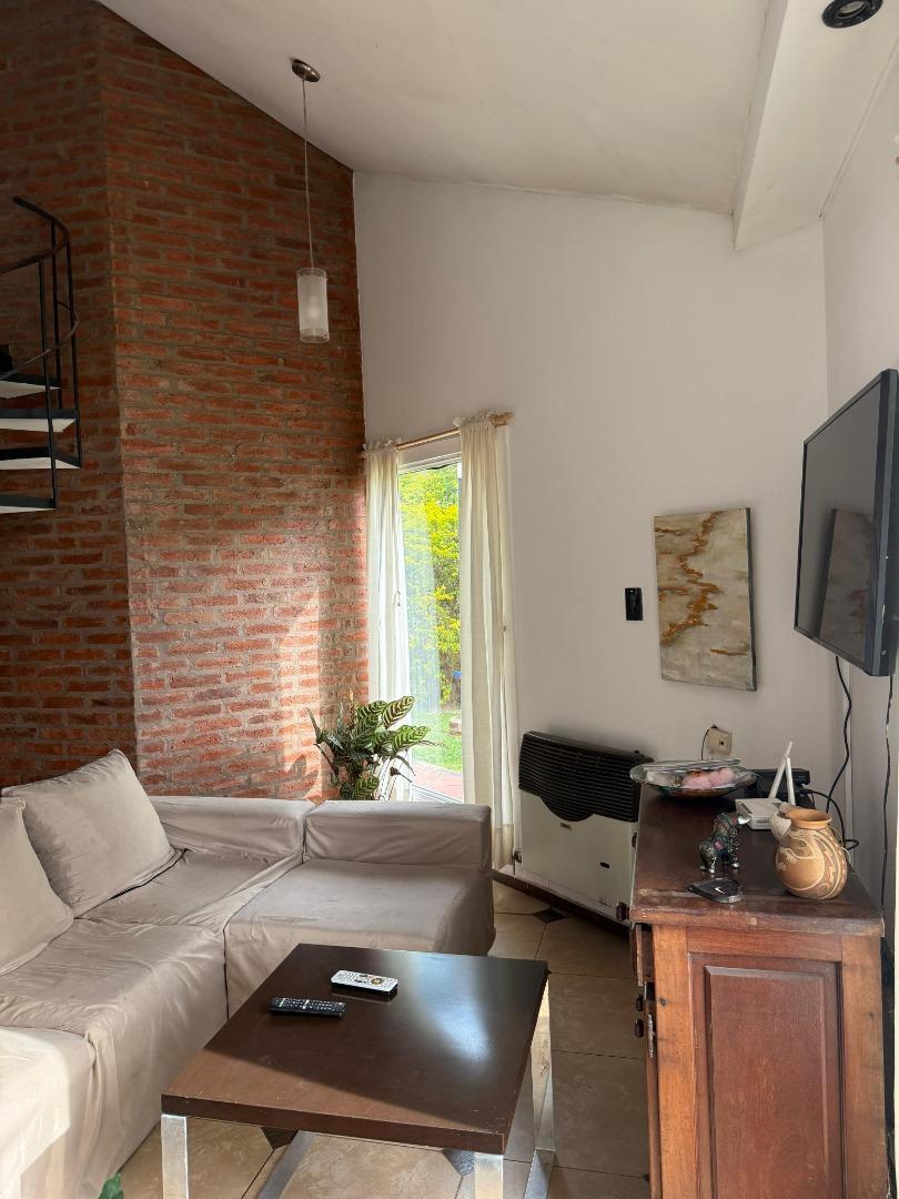 Casa 5 ambientes con 4 baños