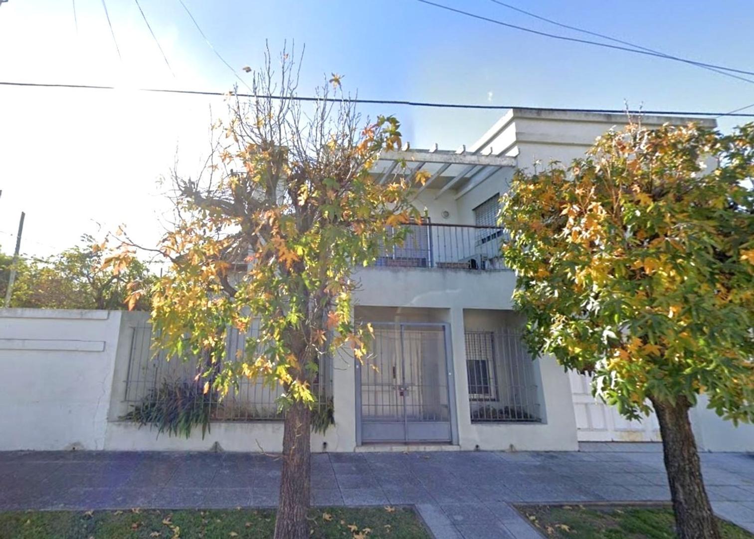 Casa en Venta de Categoría 5 ambientes 6 baños Haedo Norte