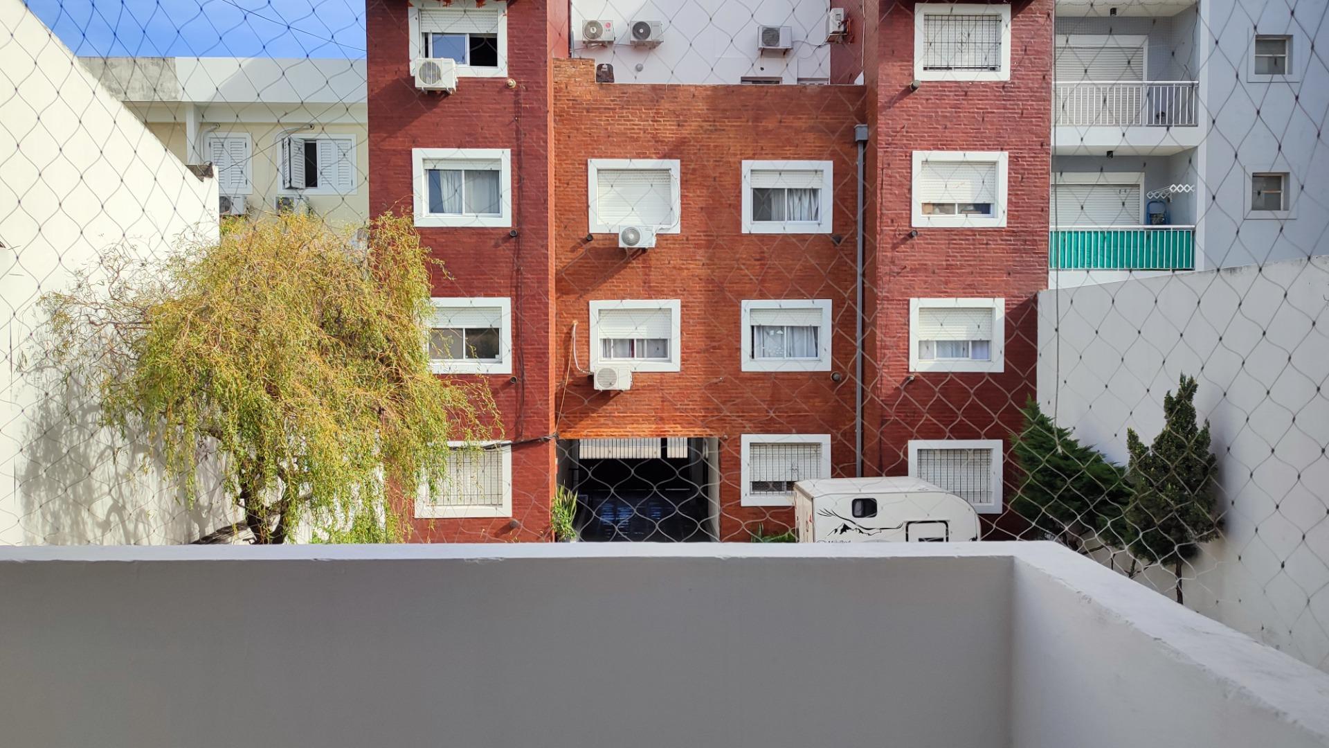 Av. Mitre 2600, Piso 1