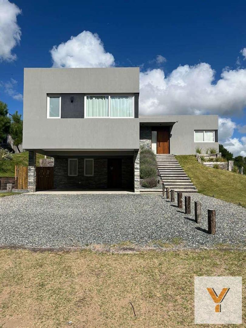 Casa en venta - 5 Dormitorios 4 Baños - 990Mts2 - Pinamar