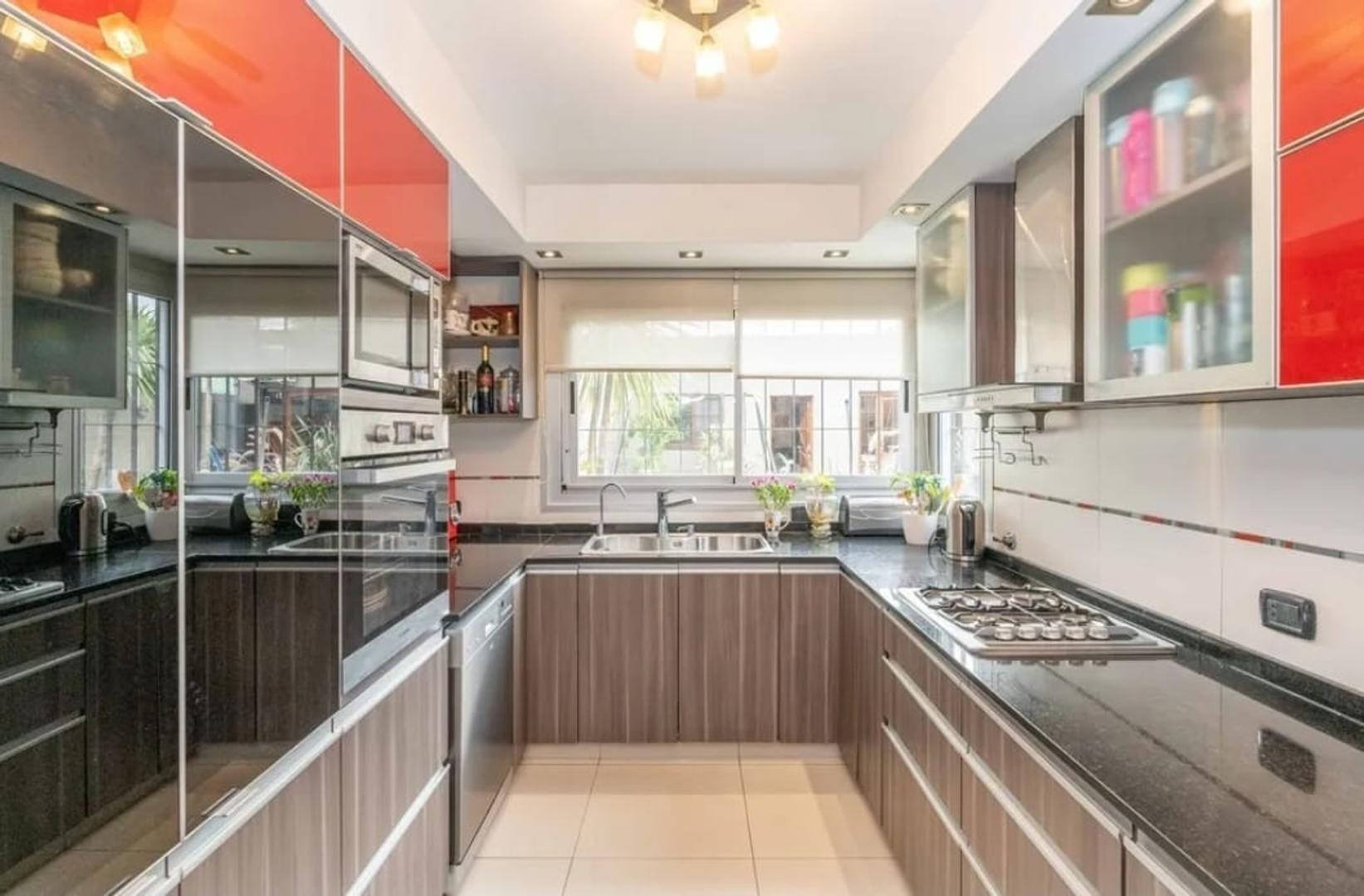 Casa en Venta en Quilmes Oeste, USD 245.000