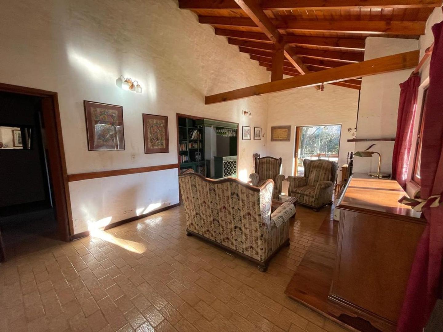 Casa 5 ambientes con 3 baños