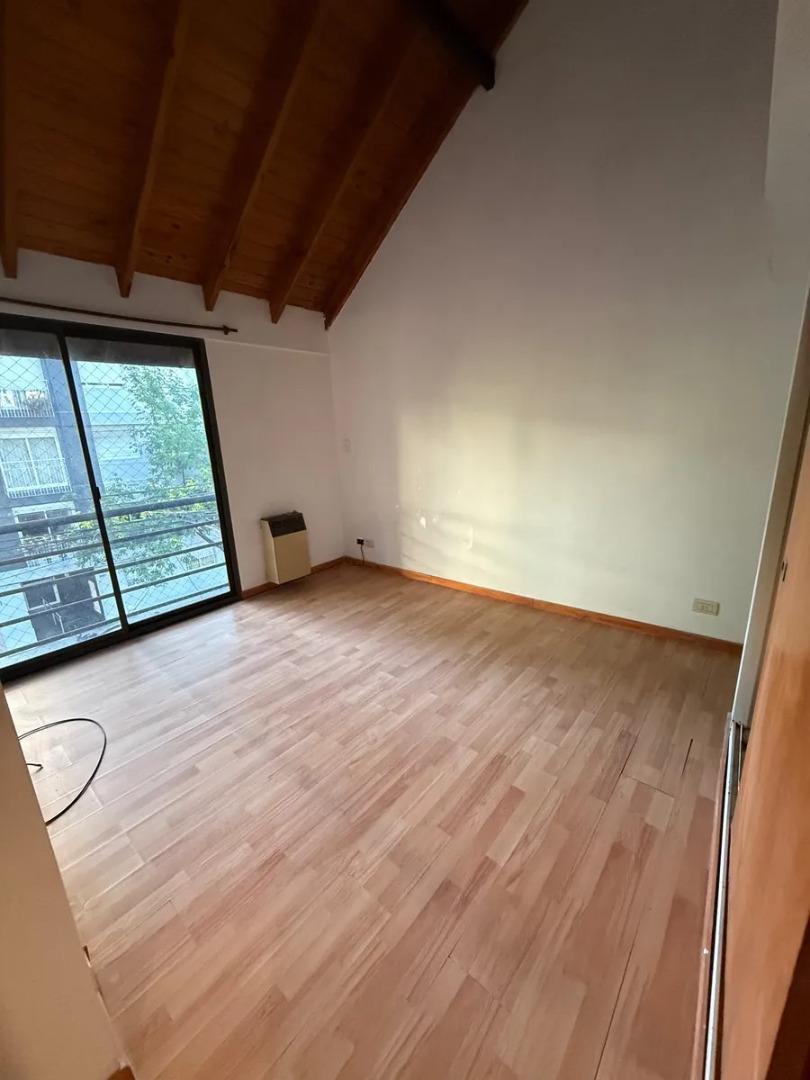 Depto Tipo Casa 3 ambientes con 3 baños