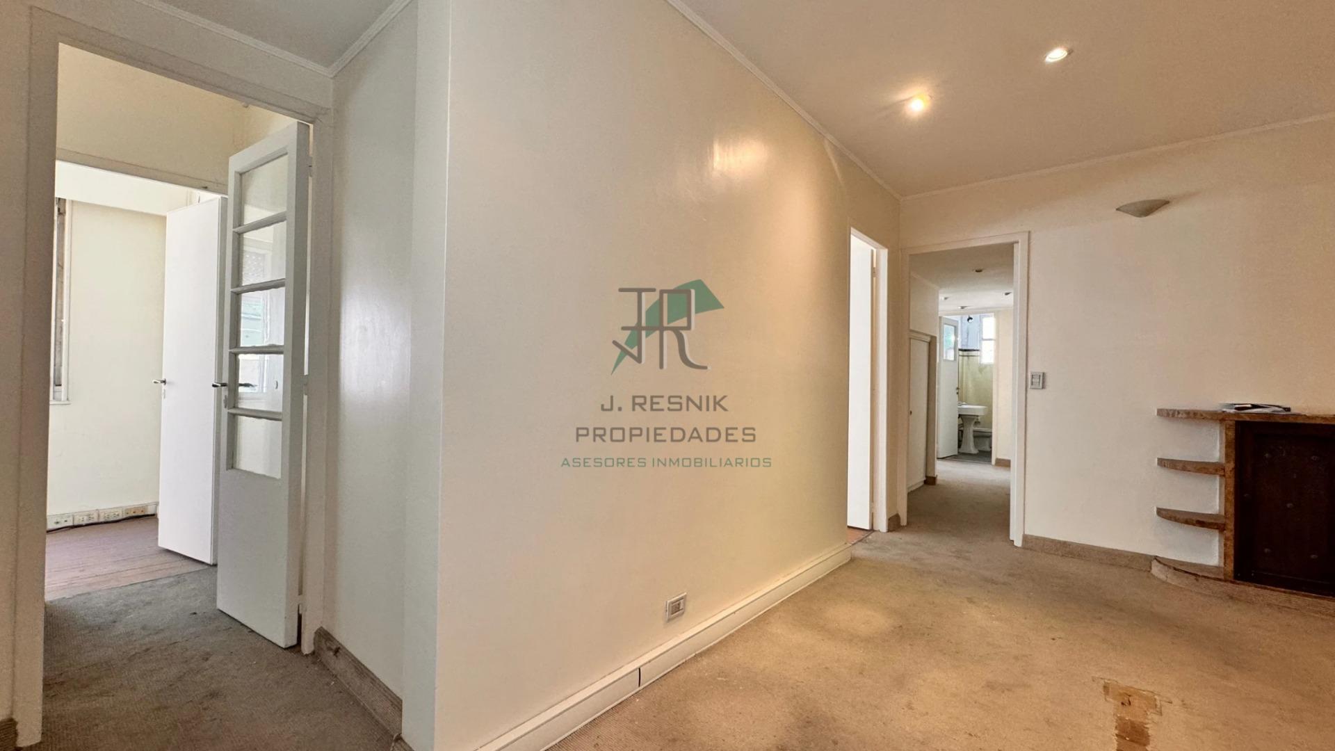 Oficina 4 ambientes con 2 baños