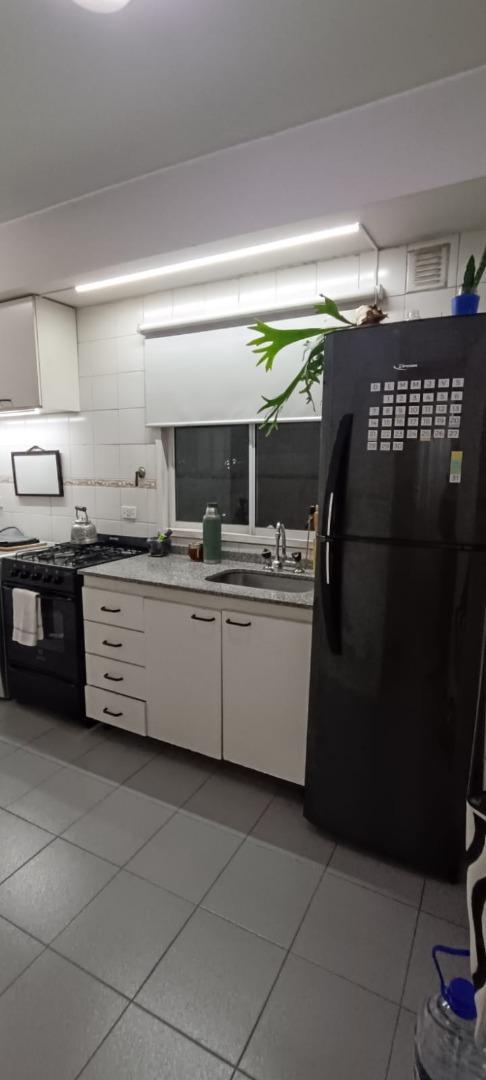 SEMIPISO. 2 AMB. C/BALCON CONTRAFRENTE