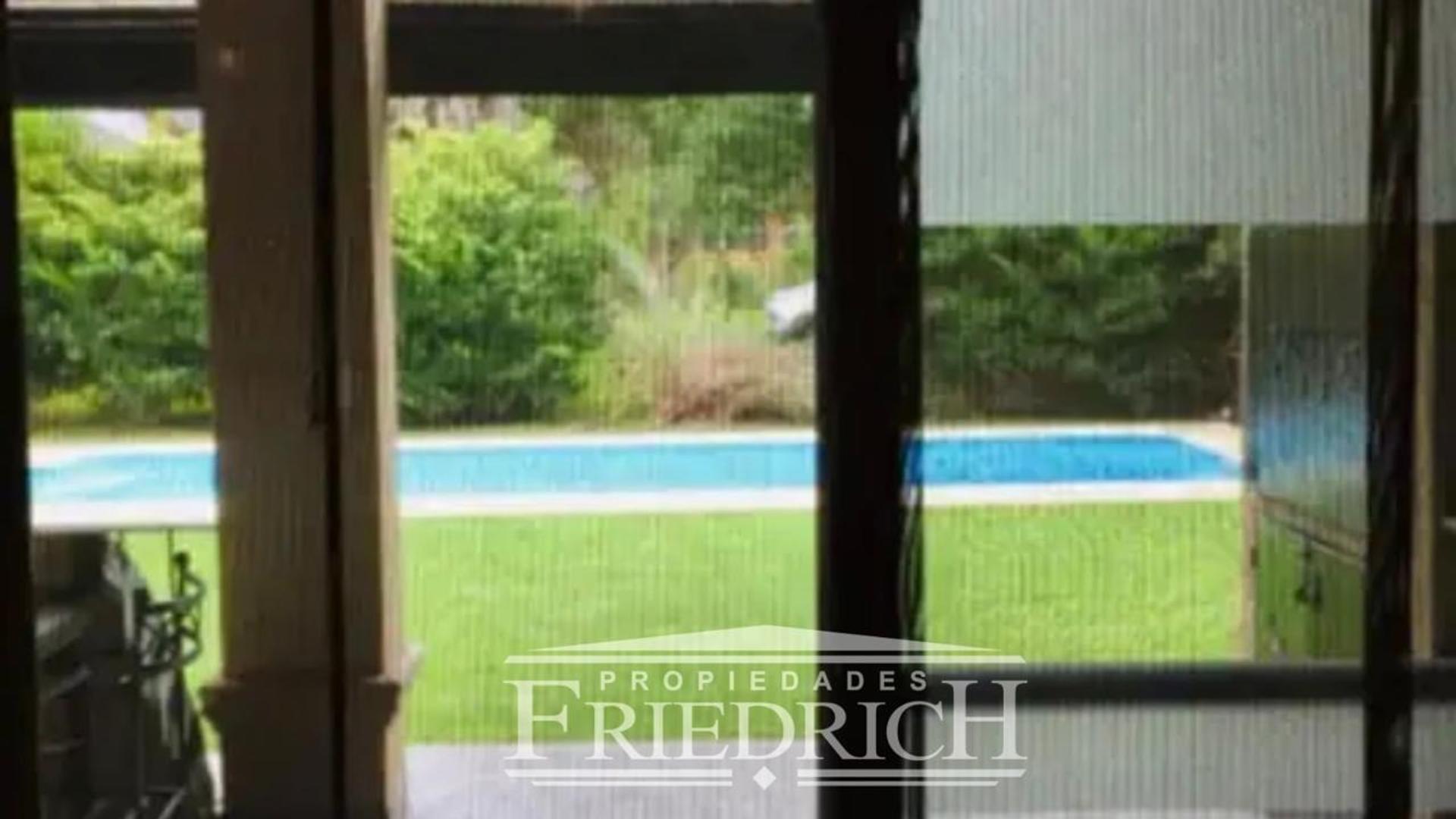 Casa 5 ambientes con 4 baños