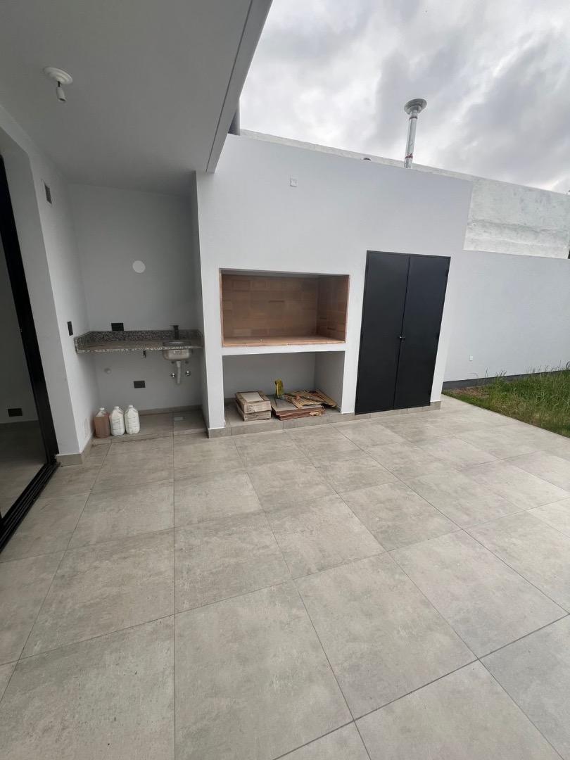 Depto Tipo Casa 4 ambientes con 3 baños