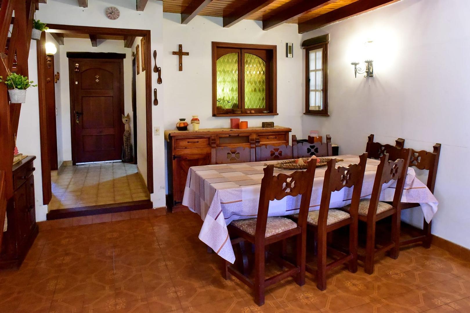 Casa en Venta con 1 cochera