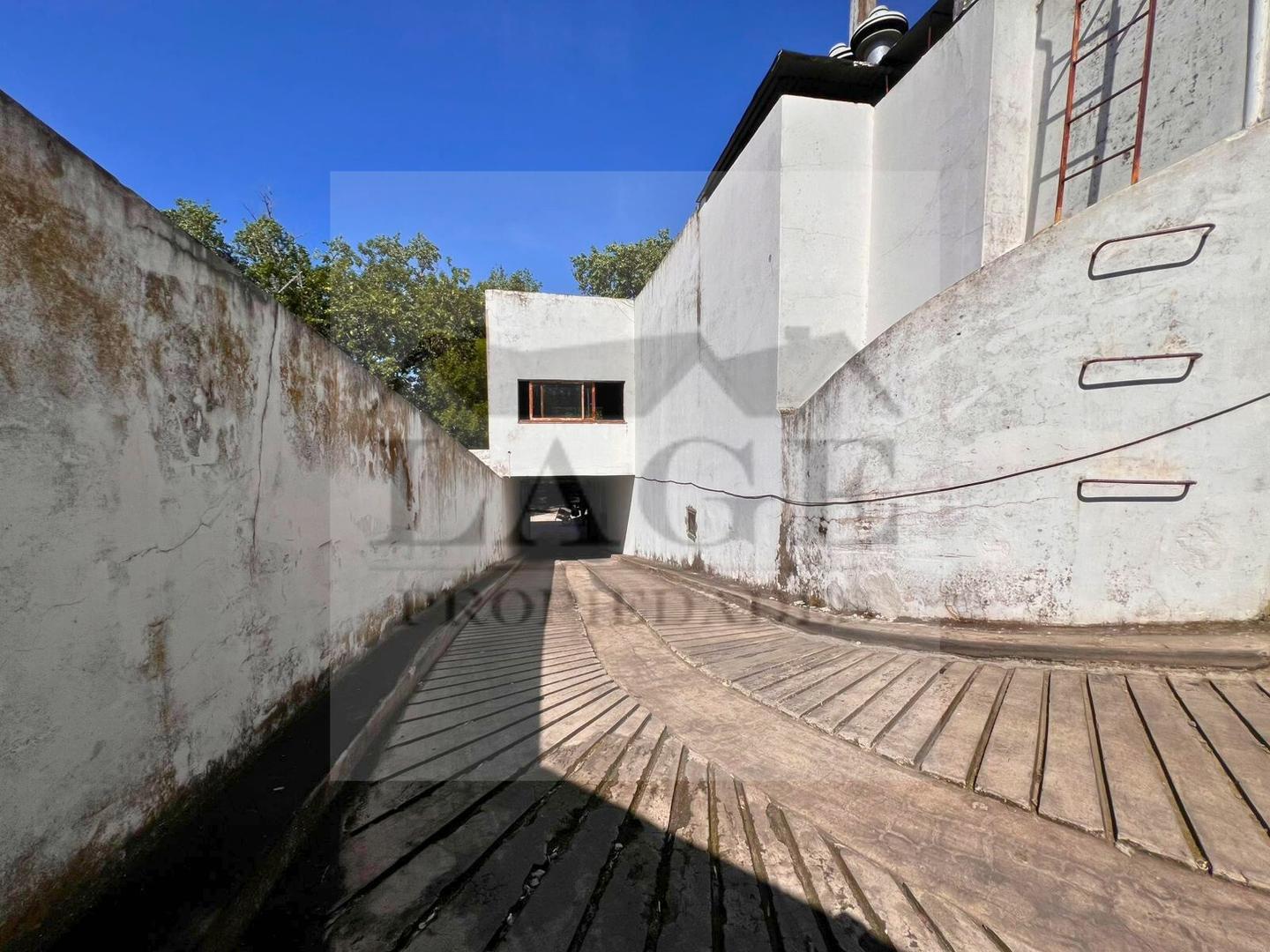 COCHERA GRANDE 1ER PISO X RAMPA