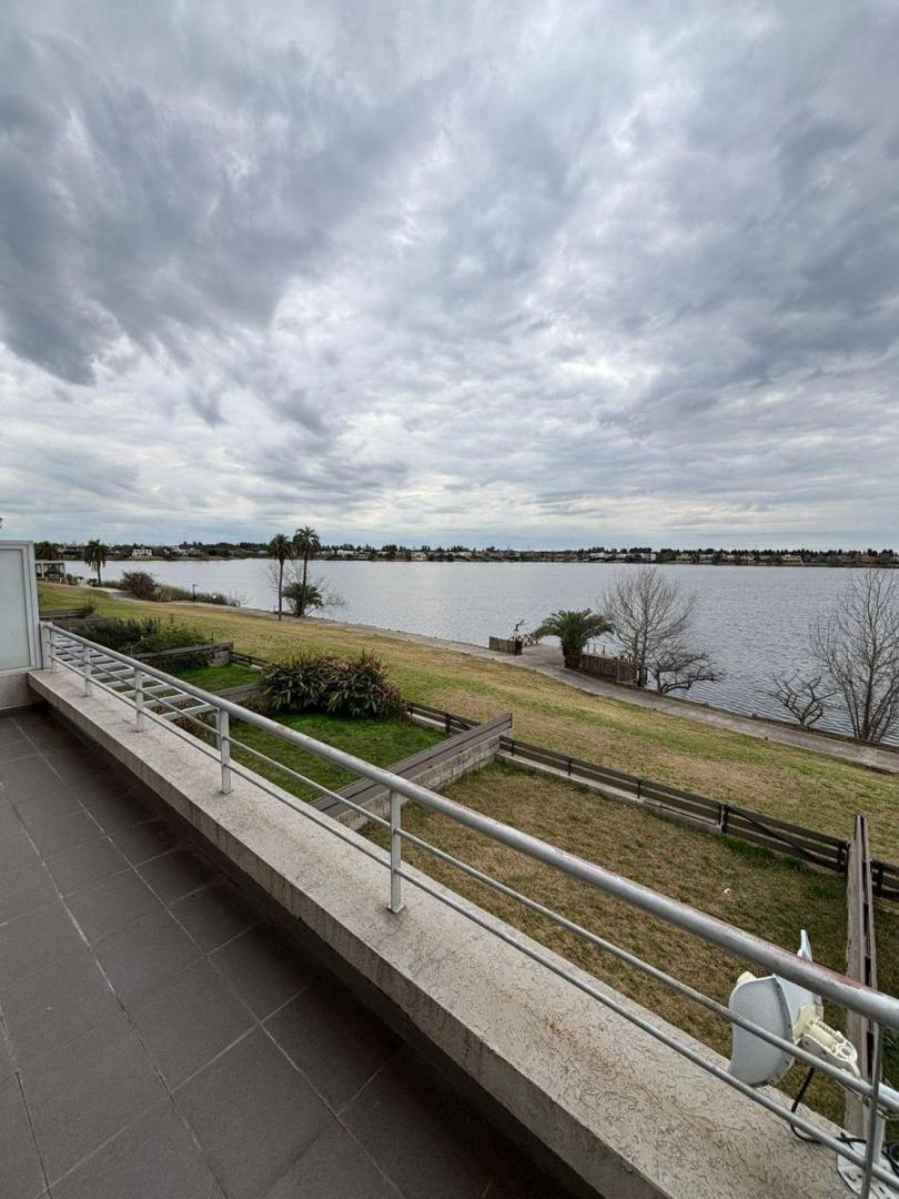 Departamento en Alquiler con 2 cocheras