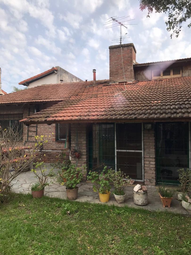 Casa tipo chalet- Ituzaingó