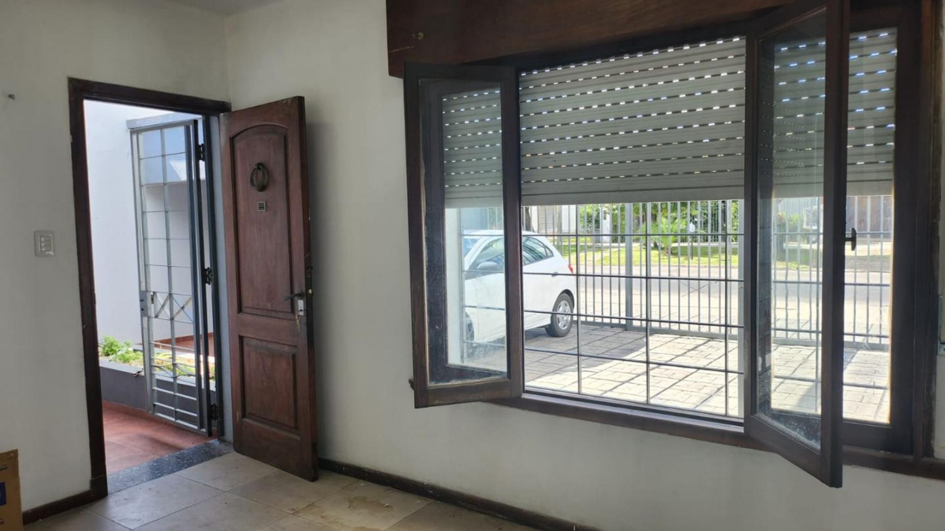 Alquiler casa tres ambientes, Quilmes oeste