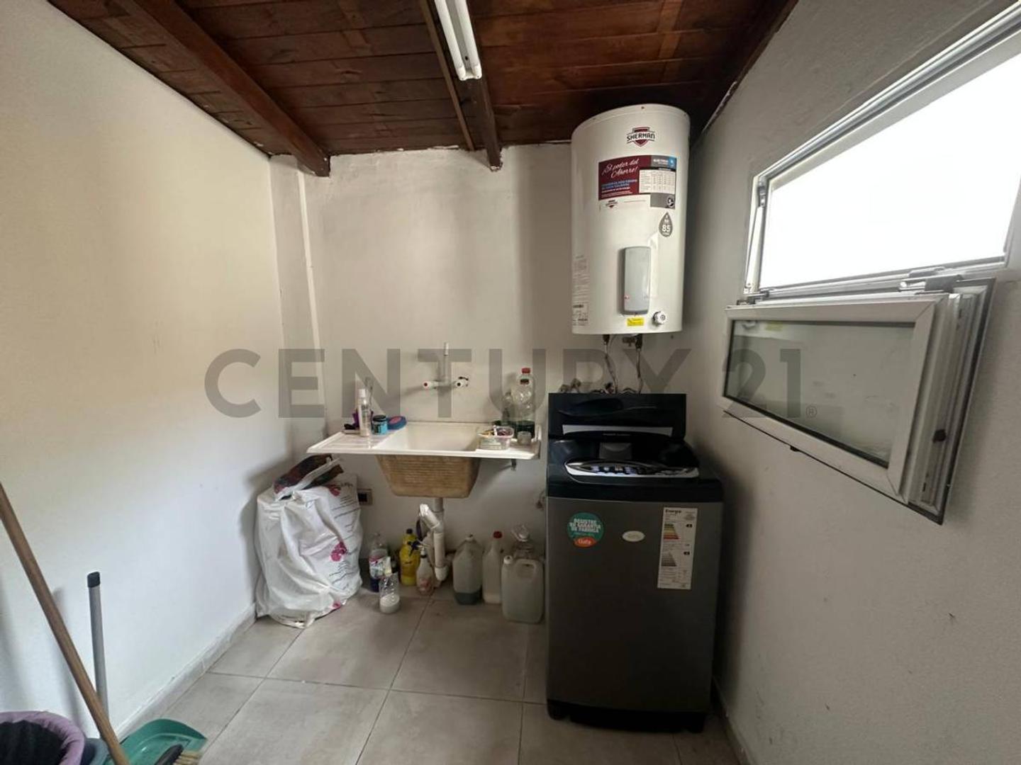 Casa 4 ambientes con 1 baño