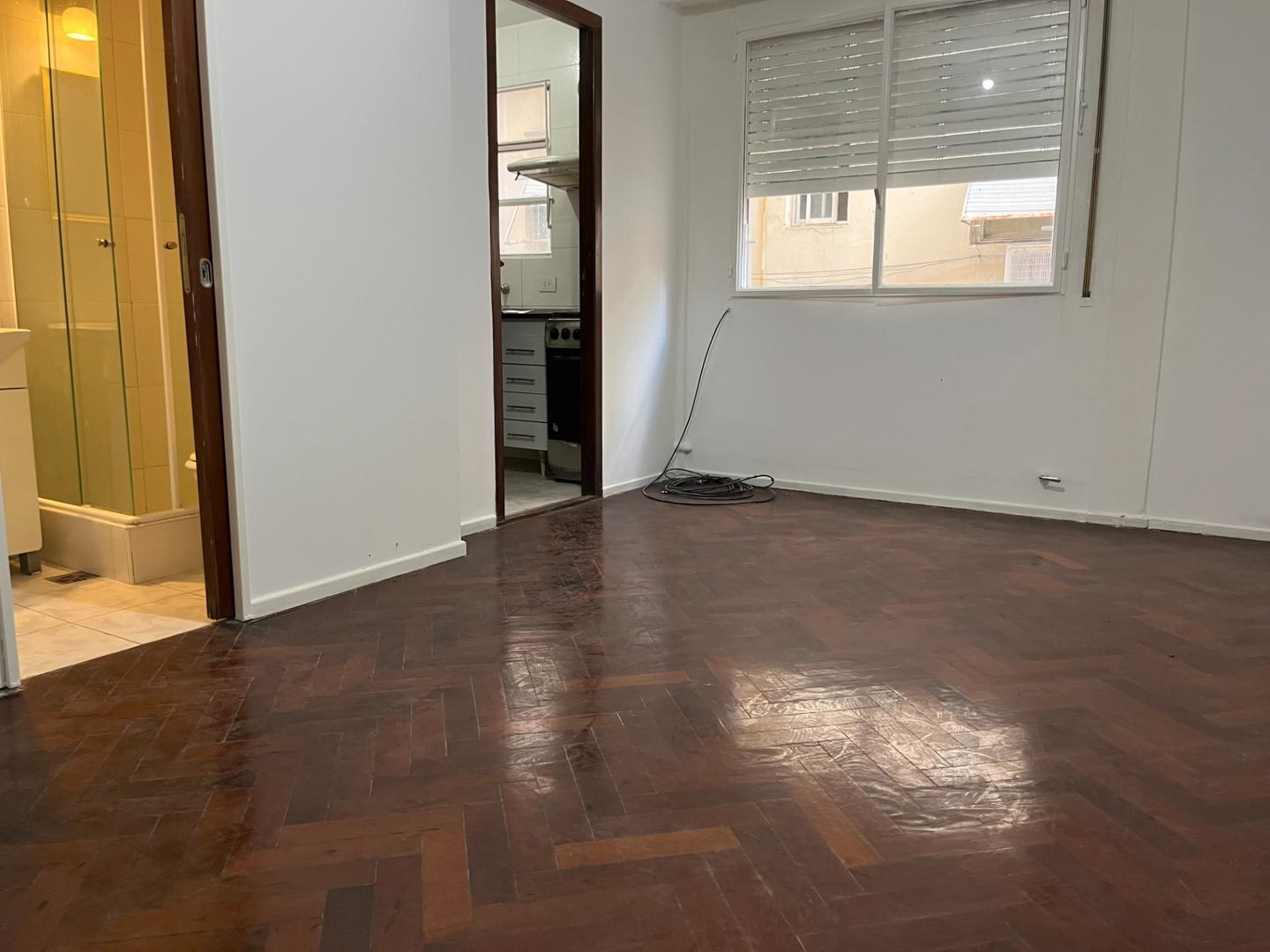 Monoambiente cómodo con  baño y cocina separados