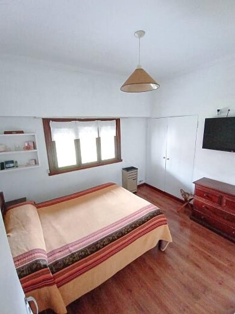 Casa en Venta con 4 cocheras