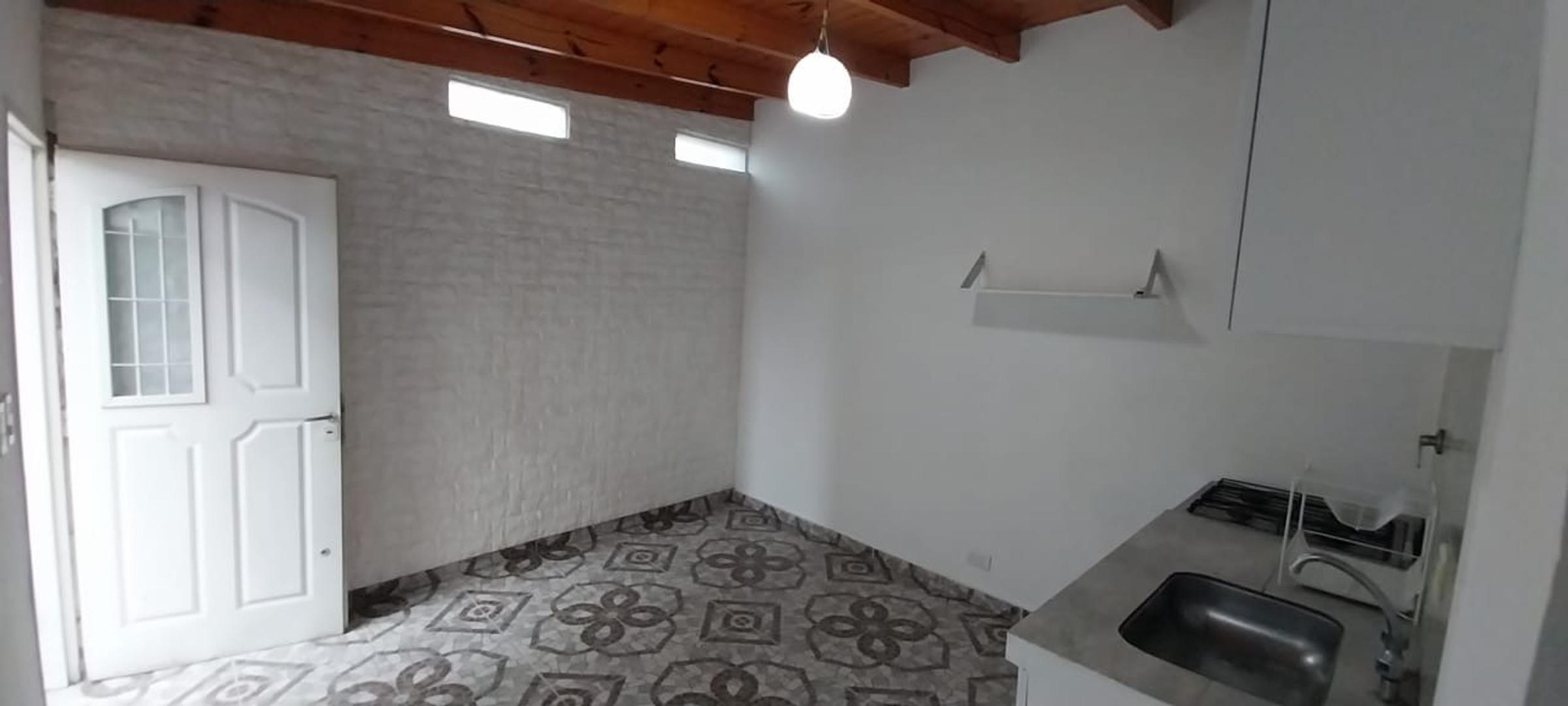 Depto Tipo Casa en Alquiler de 1 dormitorio