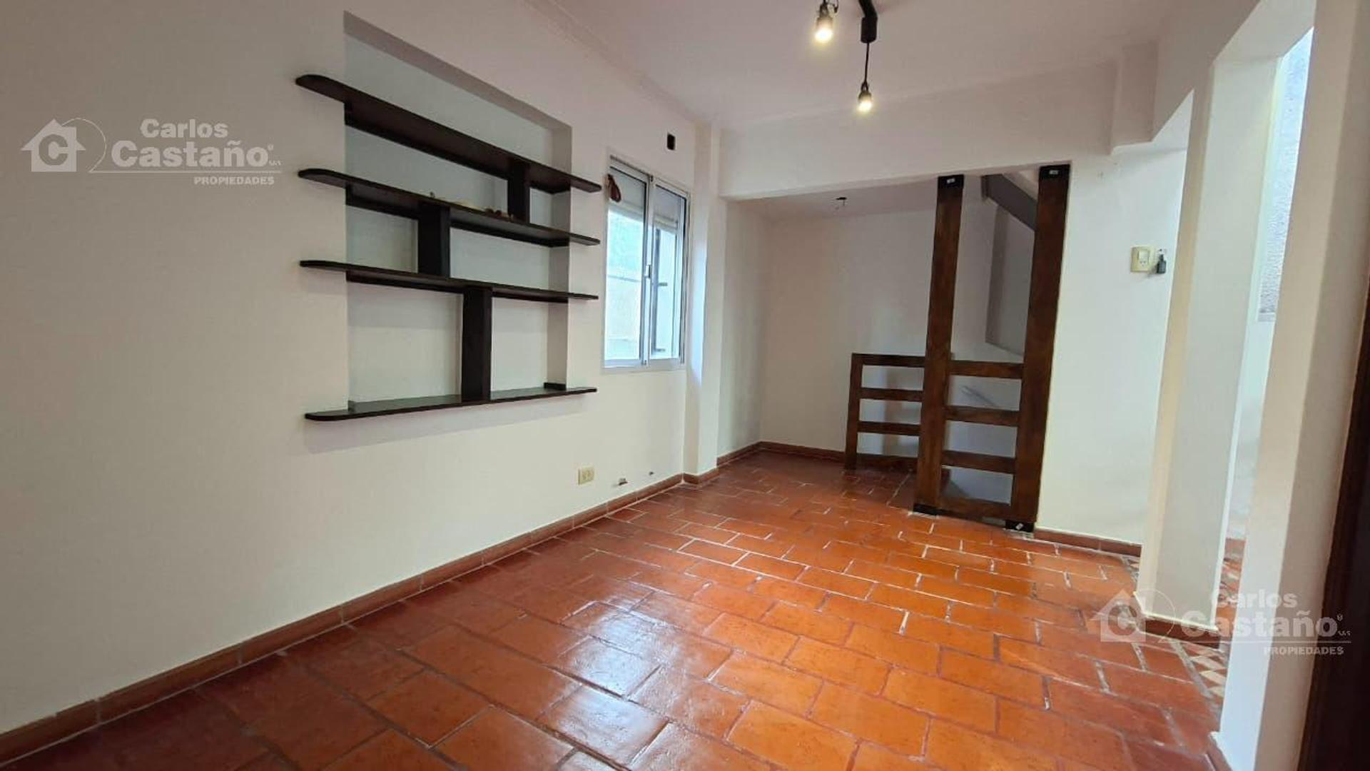 Depto Tipo Casa en Alquiler de 1 dormitorio