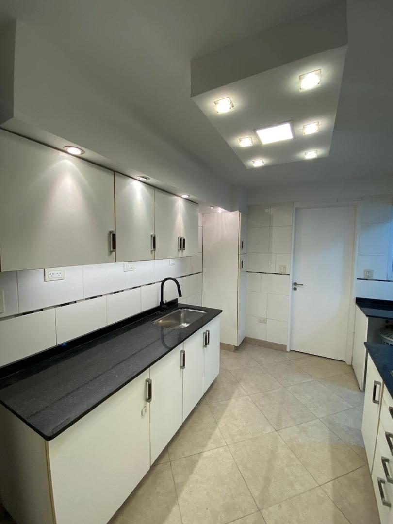 Departamento 4 ambientes con 3 baños