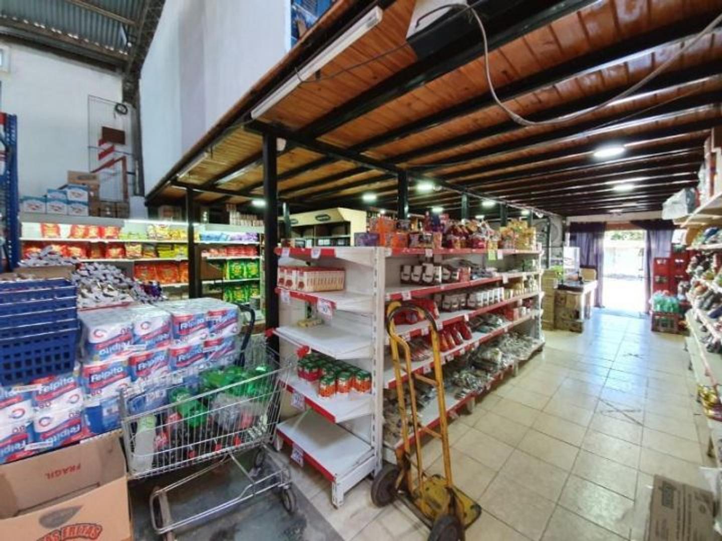 Galpón Con Terreno Libre Y Oficinas, 9 De Julio Y Liniers !