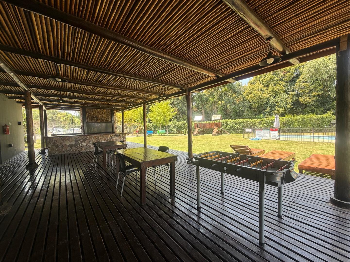 Casa 4 ambientes con 2 baños