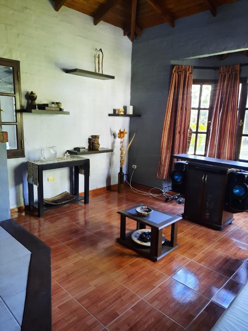 Casa en Venta con 3 cocheras