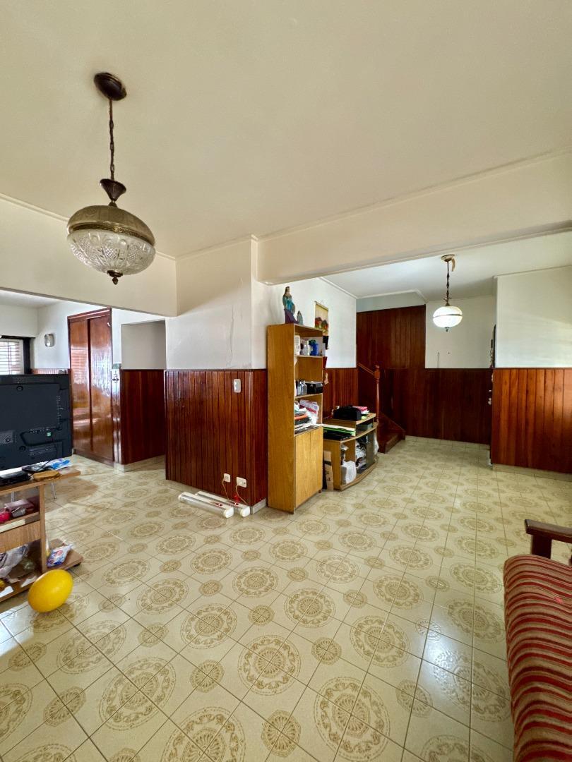 Casa en Venta con 5 cocheras