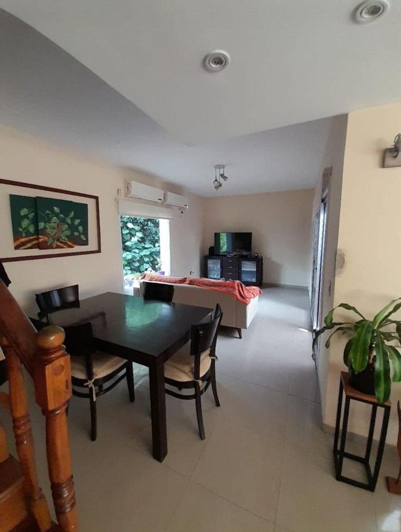 Casa 3 ambientes con 2 baños