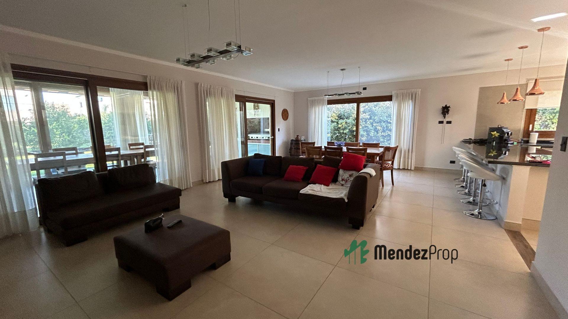 CASA EN VENTA EN EL REBENQUE