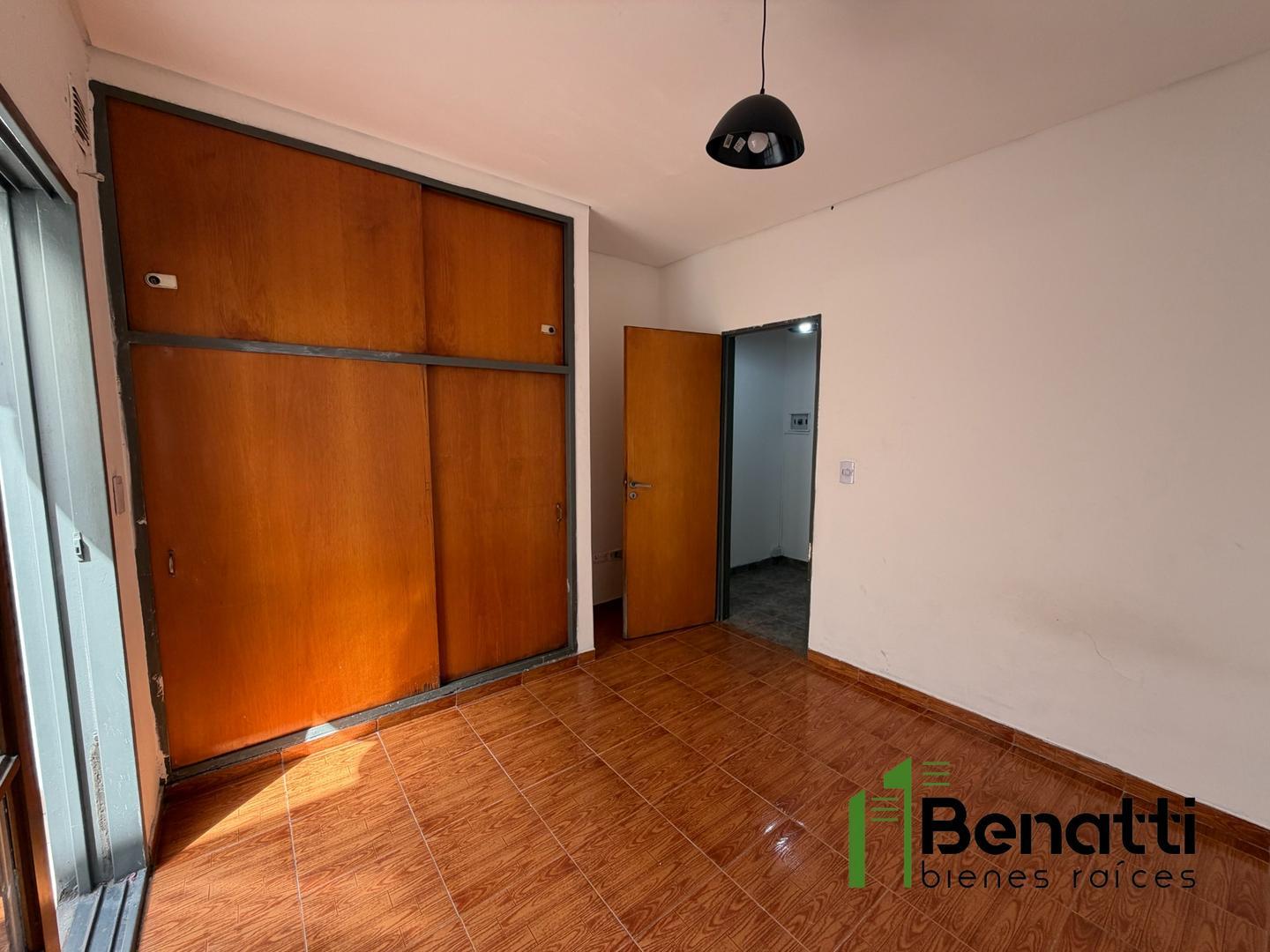 Departamento dos ambientes al frente con PATIO. EN VENTA