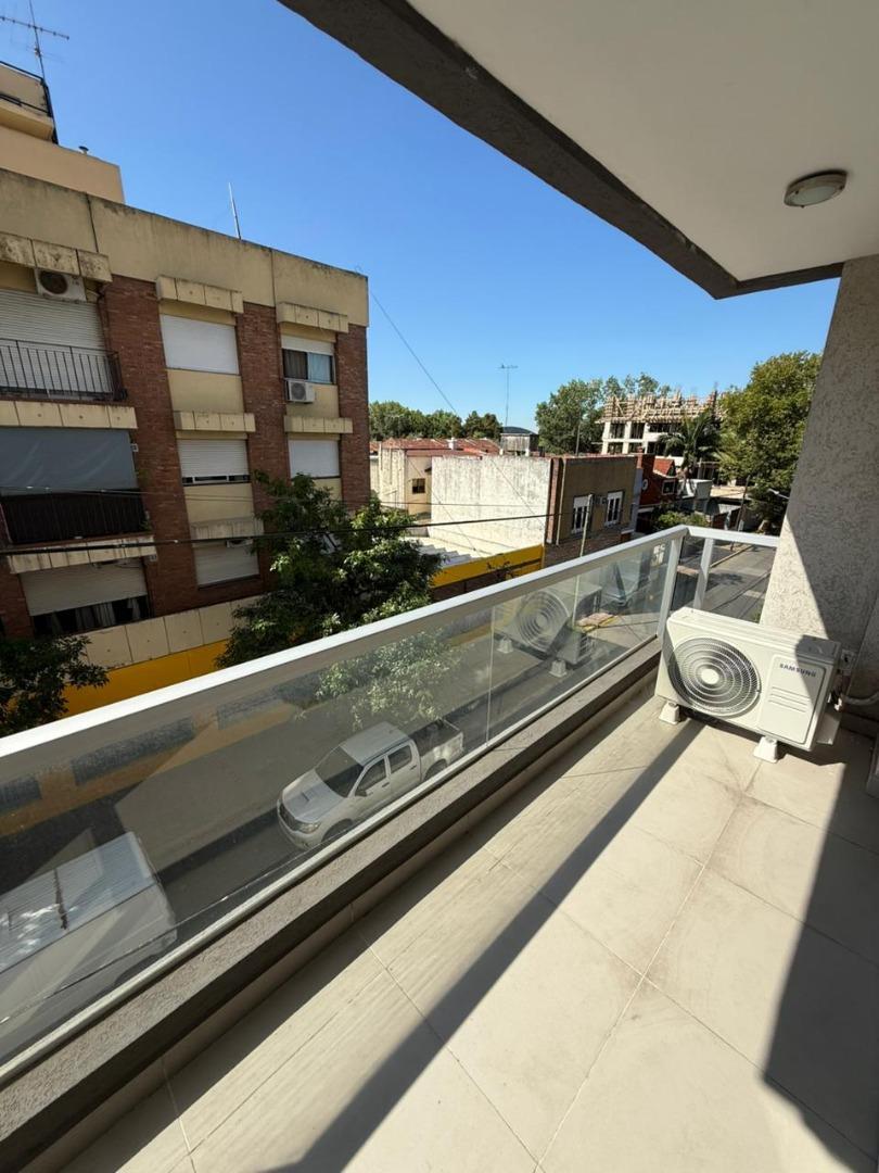 DEPARTAMENTO 2 AMBIENTES  CON BAULERA