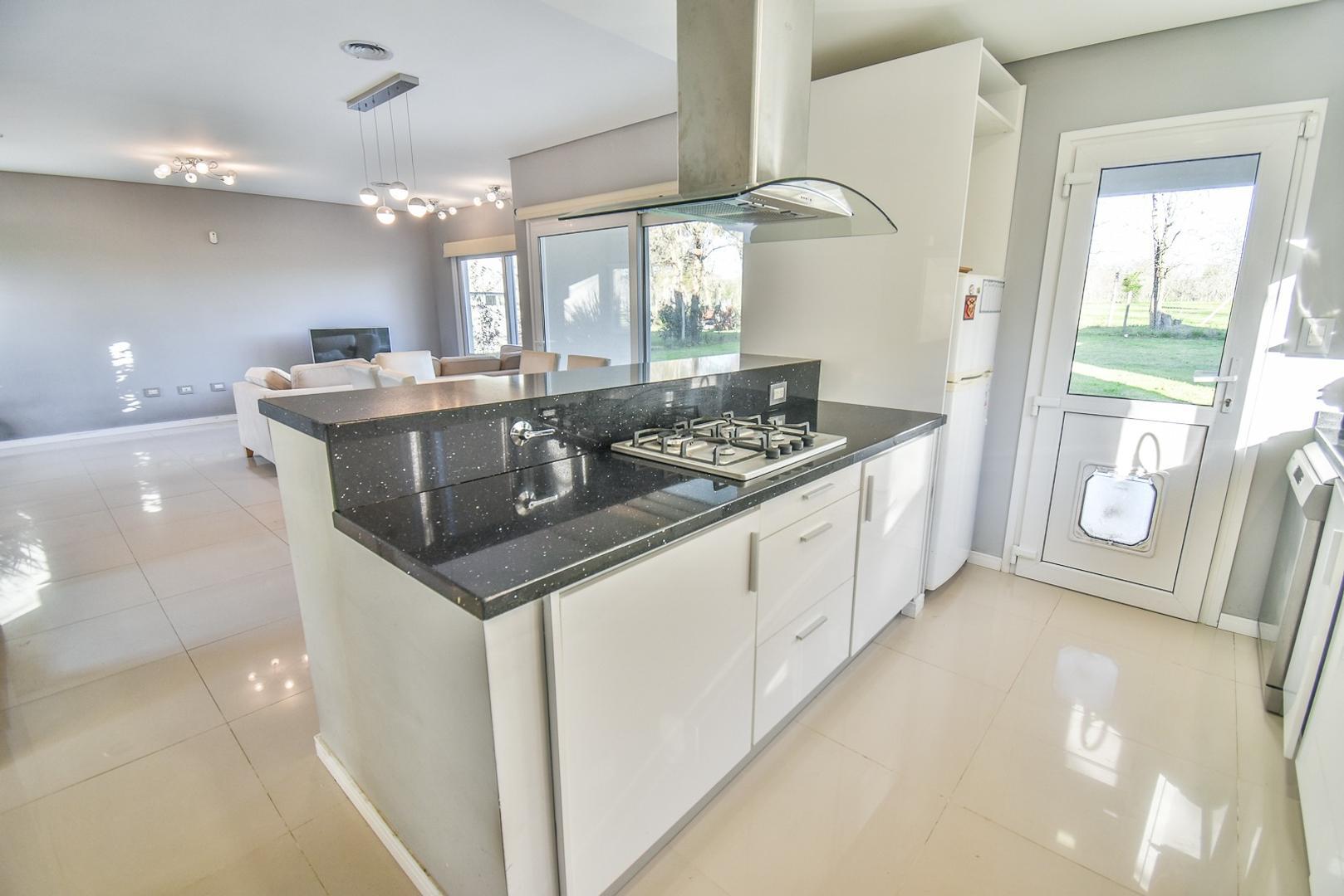 Casa en venta de 4 Ambientes en Fincas de Hudson