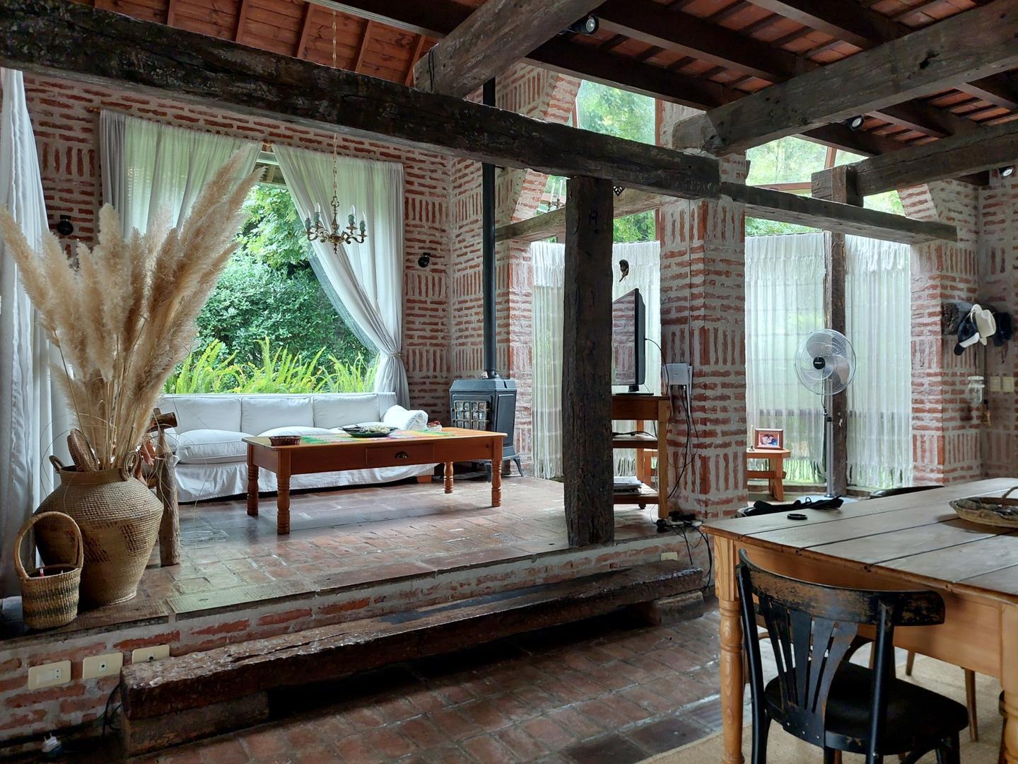 Una casa DIFERENTE. Exclusiva - Diseño único.