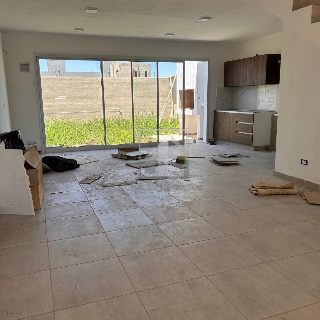 Casa en Venta en Brisas De Manantiales, USD 145.000