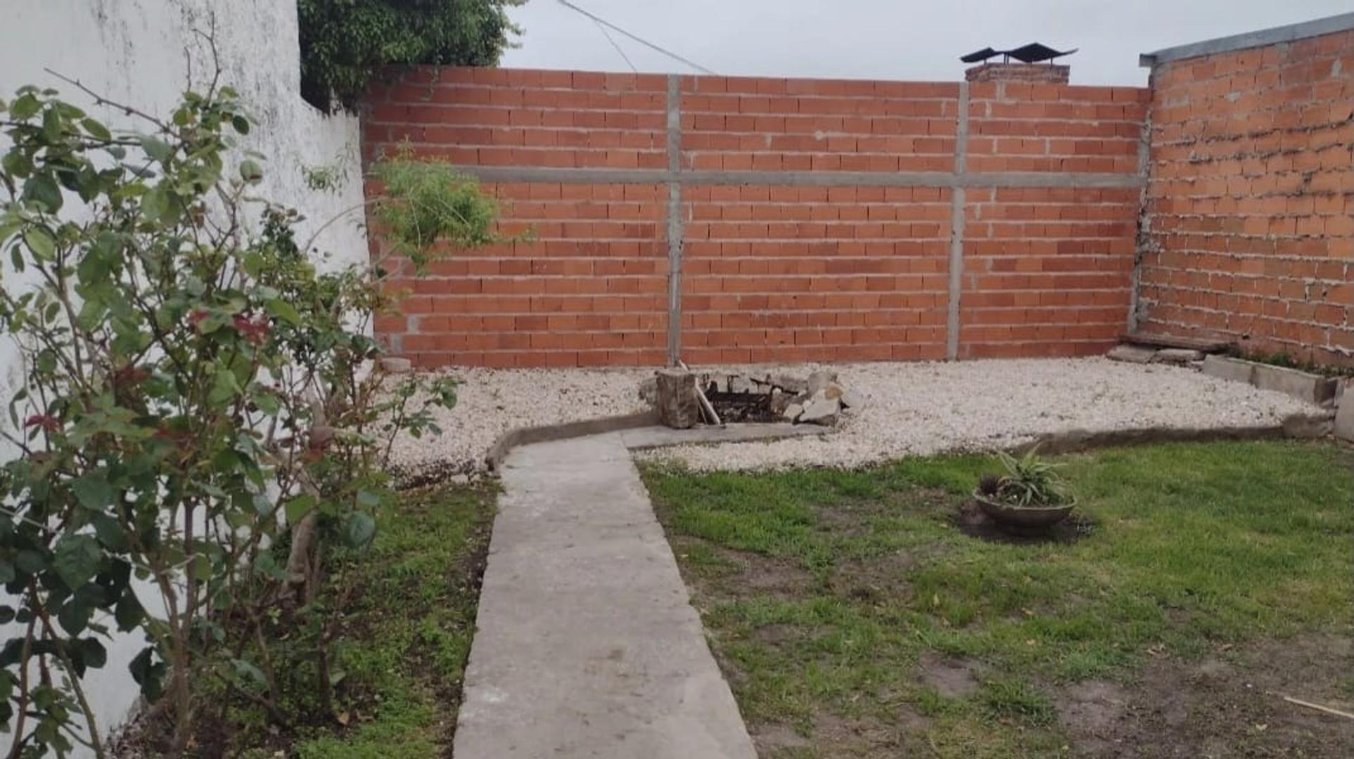 CHALET 3 AMBIENTES , LAS AVENIDAS