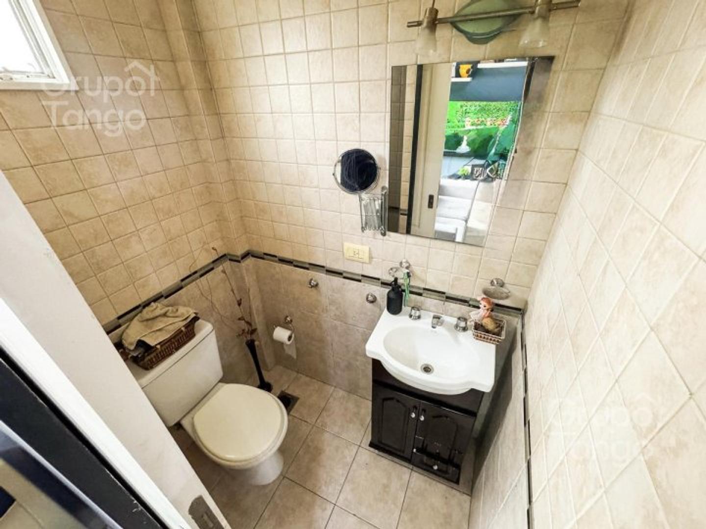 Depto Tipo Casa en Venta en Monte Castro, USD 189.000