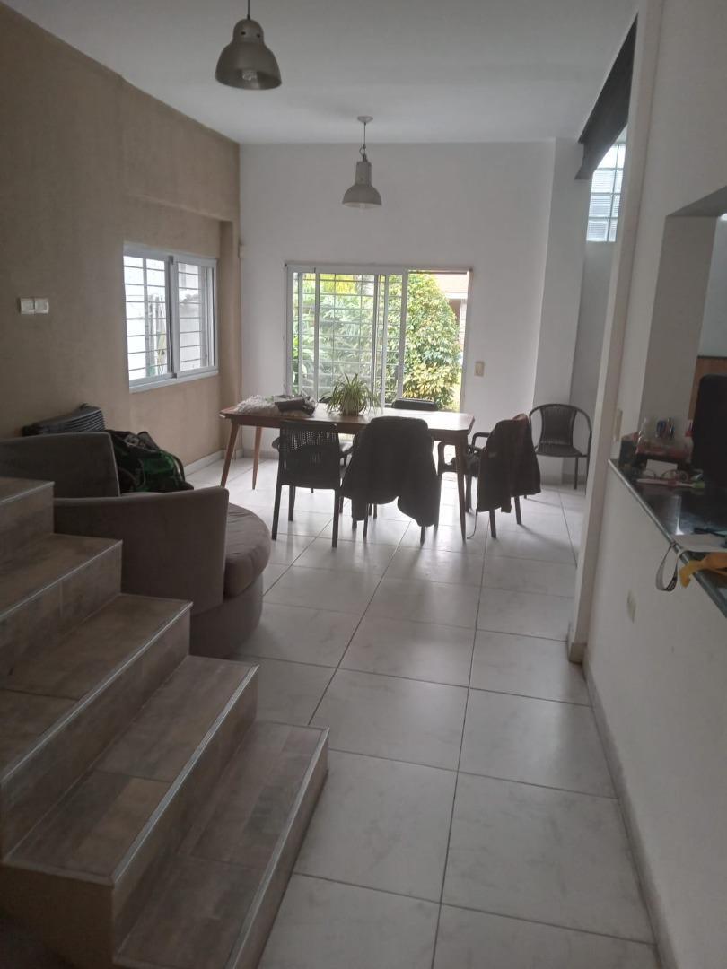 Casa 5 ambientes con 4 baños