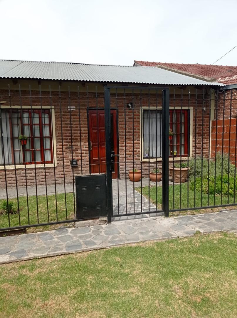 CHALET EN VENTA :: UDAONDO :: 3 AMBIENTES :: 310m2