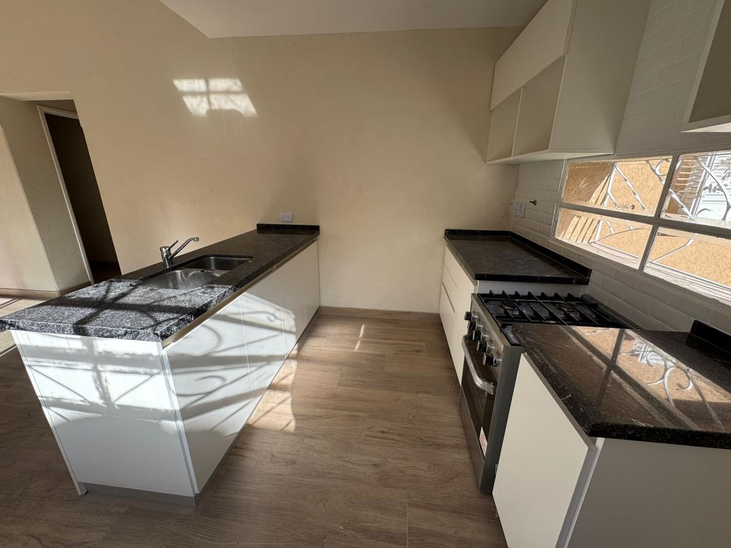 Casa 3 ambientes con 2 baños