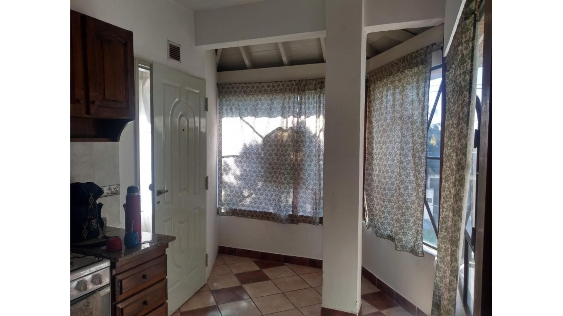 Depto Tipo Casa en Venta en Lomas De Zamora, USD 70.000