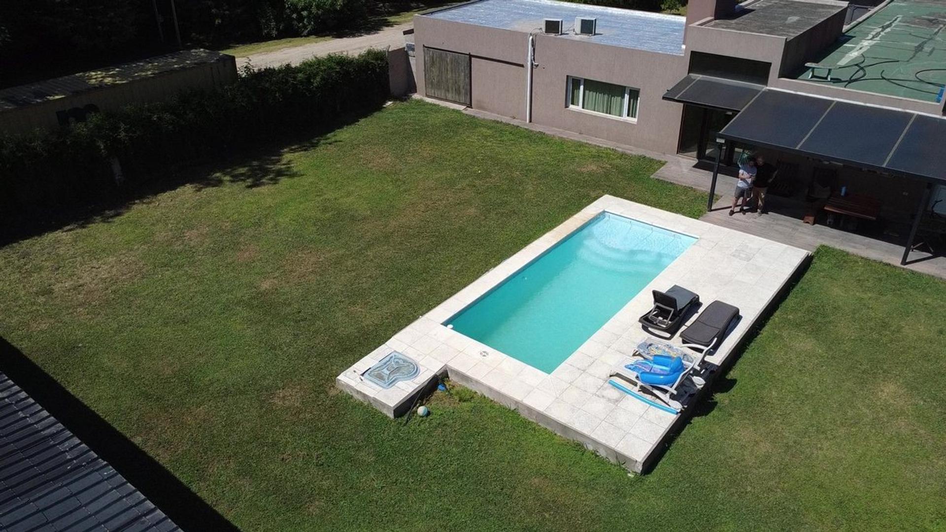 VENTA CASA de 5 AMB AMUEBLADA EN 20 DE JUNIO