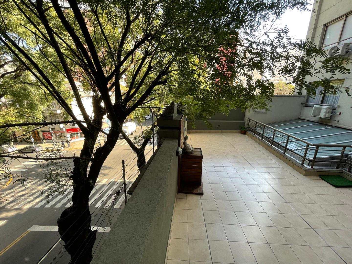 3 ambientes-terraza propia-más balcón aterrazado