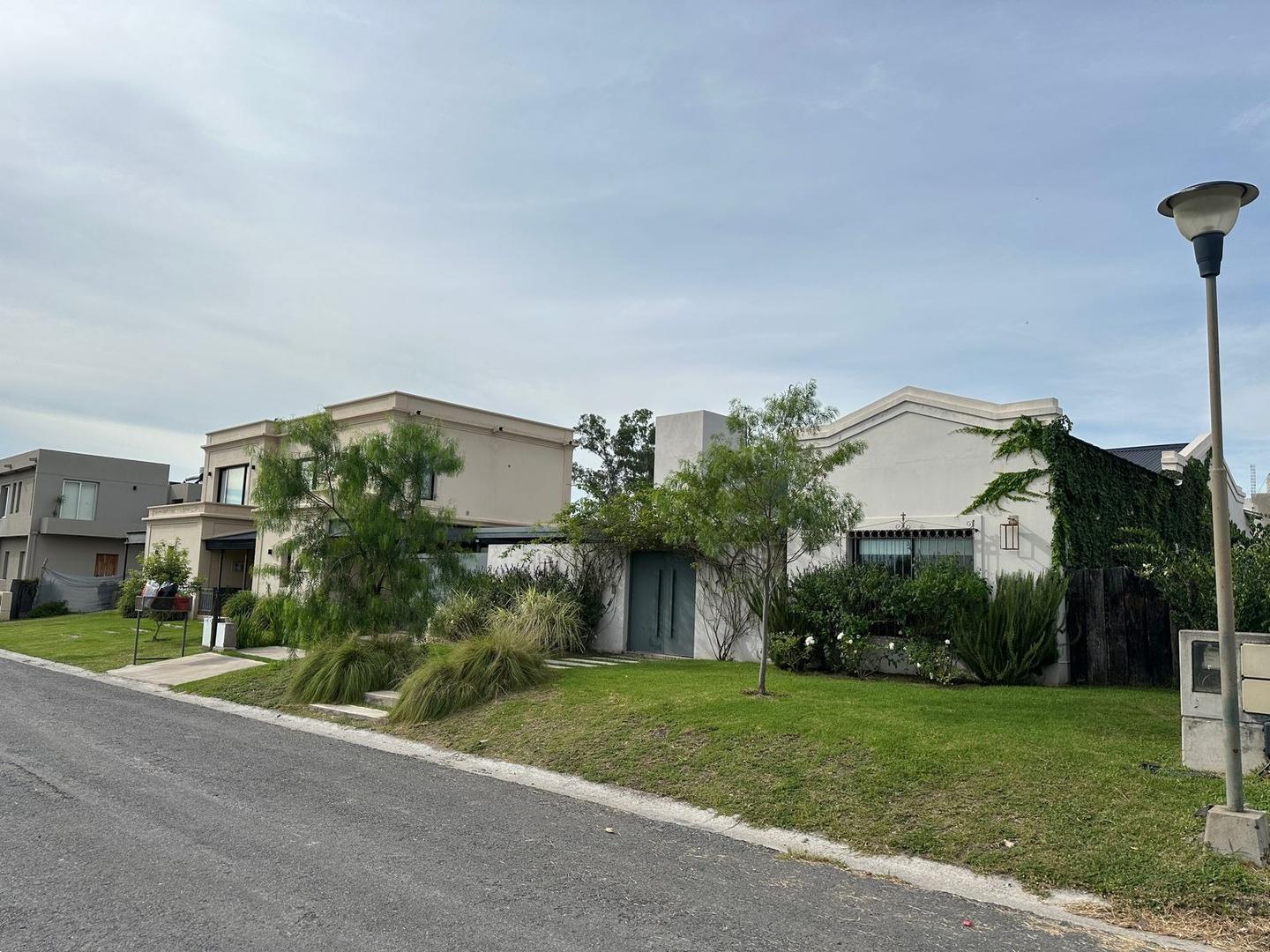 Exc Casa 2 Dorm Vta Gal/asador Invernaderos