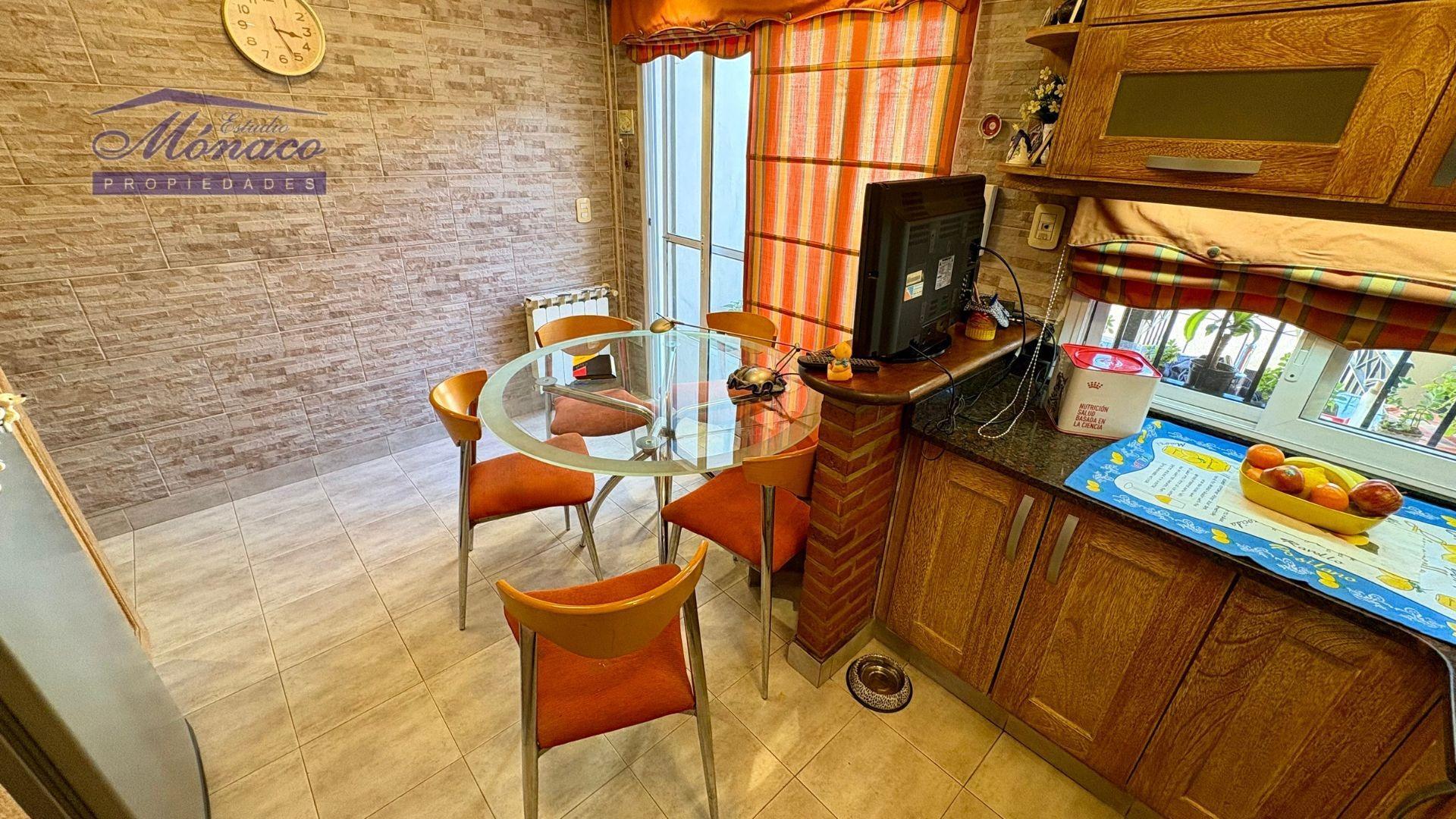 Casa 4 ambientes con 3 baños