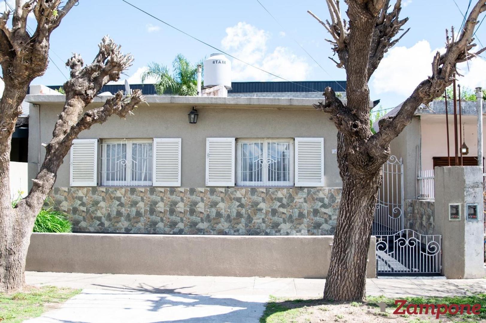 Casa Venta 3 ambientes Planta Baja jardin