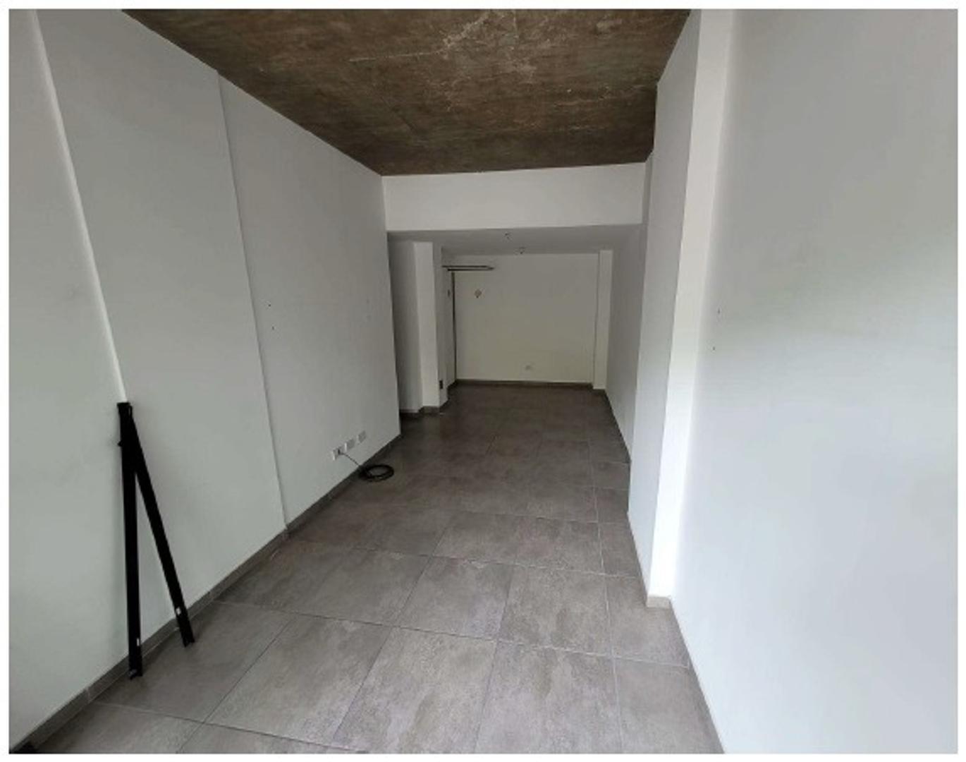 OFICINA EN VENTA CERRITO 1000.