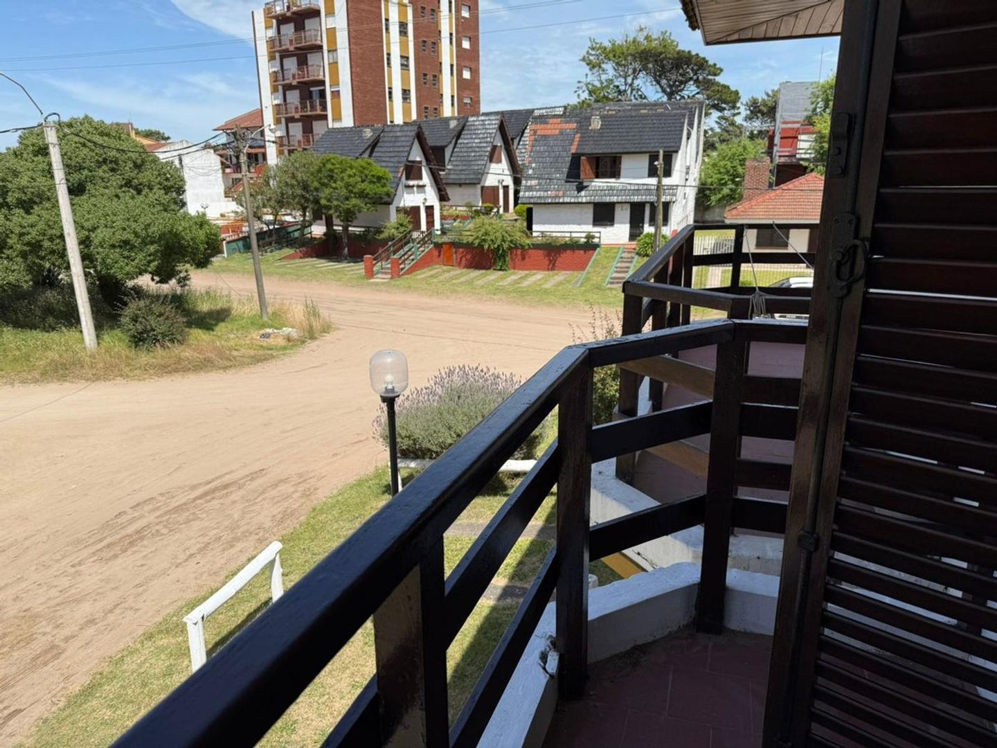 ALQUILER TEMPORARIO DUPLEX VILLA GESELL 2 1/2 AMB.